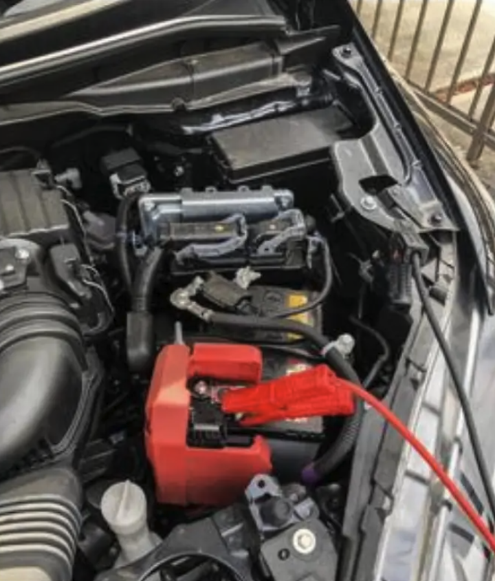 東京都の『バッテリー上がり』最短5分で到着 | おたすけプラス - 東京